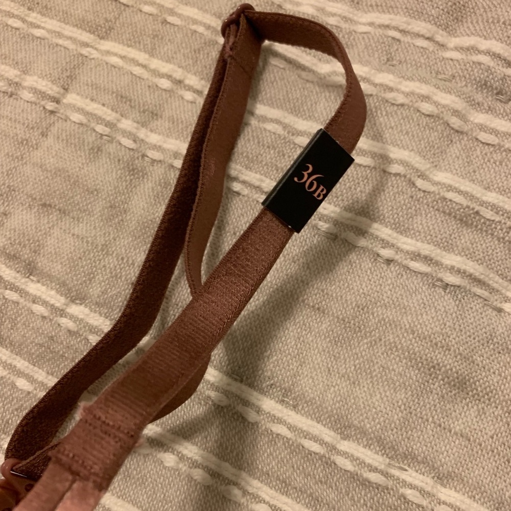 NWT - Victoria’s Secret - Mauve - 36B